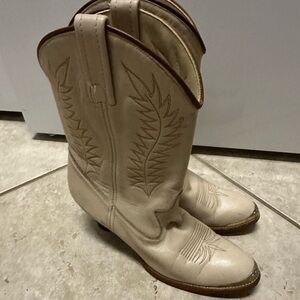 Vintage Women’s Acme White Leather Heeled Western Cowboy Boots-